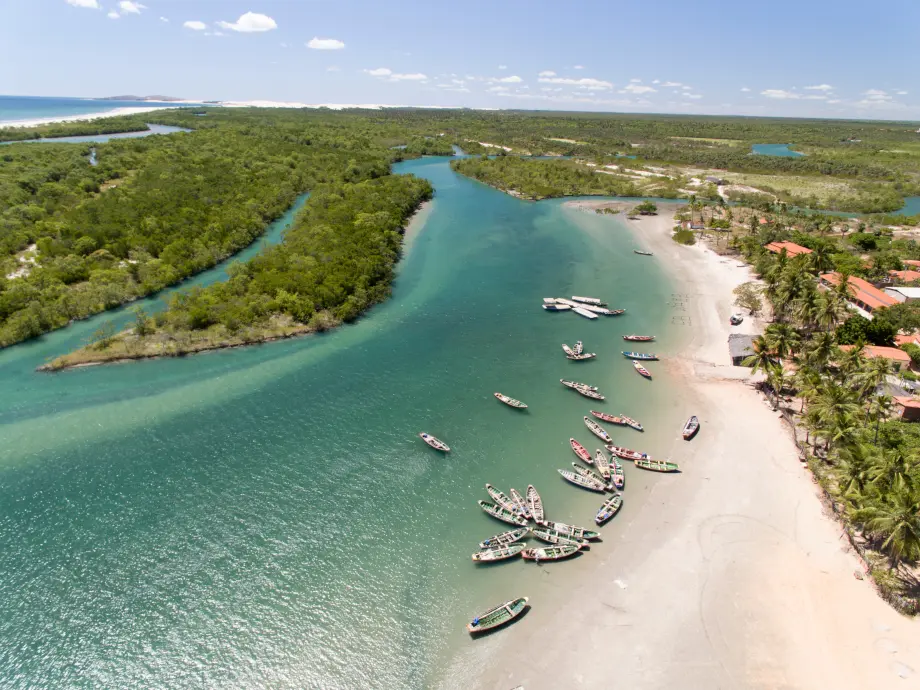 Praia de Jericoacoara Ceará dunas e lagoas